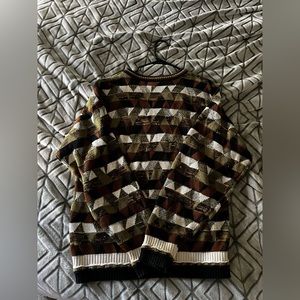 beautiful patterned sweater. worn once, isn’t quite my suitable size